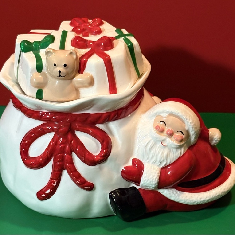 George Good Santa Cookie Jar Ceramic
Christmas Gifts Bag Bear Vintage
